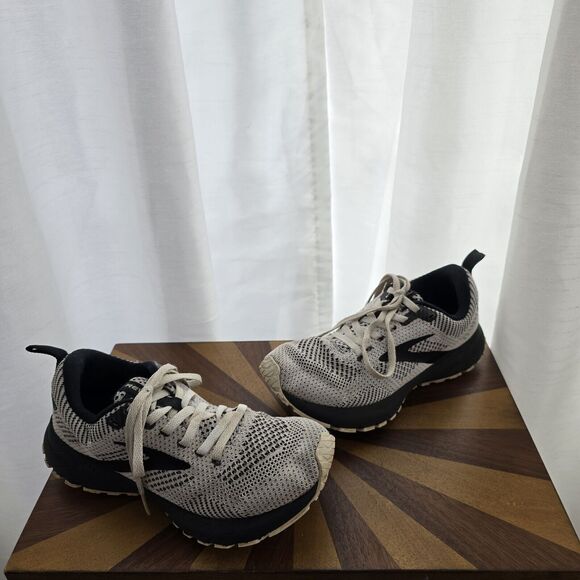 Brooks Shoes - Brooks Revel 5 Womens Sz 6 B Running Shoes White Black Sneakers Athletic Gym Jog